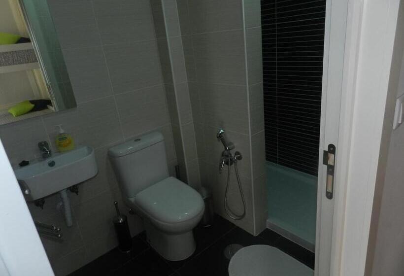 פנסיון Jualis Guest House