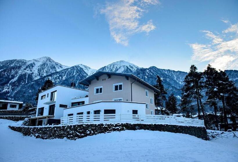 پانسیون Landhaus Ambachhof