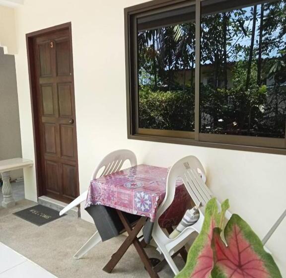 پانسیون Wattana Bungalow