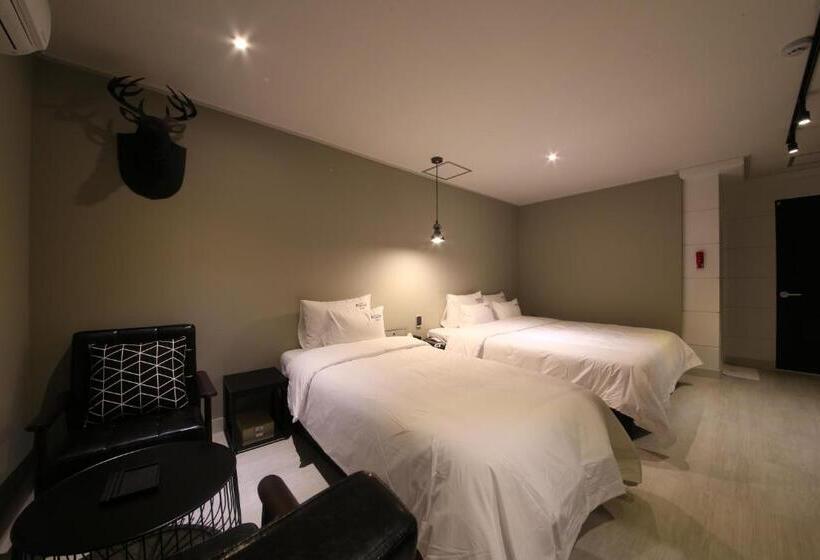 ホテル Gupo Station Almond