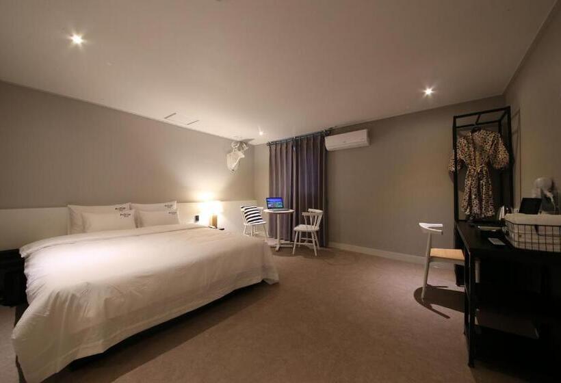 ホテル Gupo Station Almond