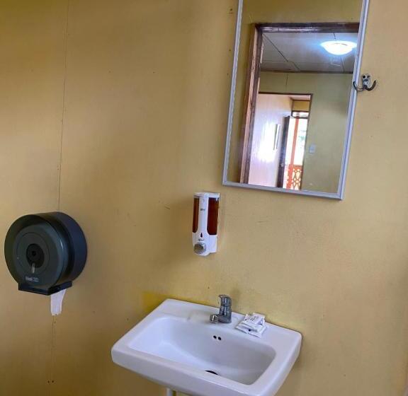 هتل Cabinas Popular