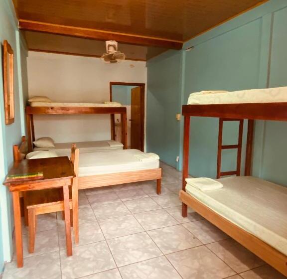 هتل Cabinas Popular