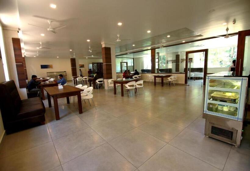 בית מלון כפרי Palguni Residency