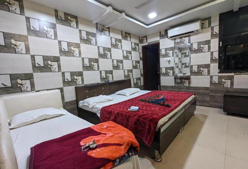 هتل Shikhar Inn
