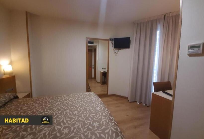 پانسیون Hostal Rambla