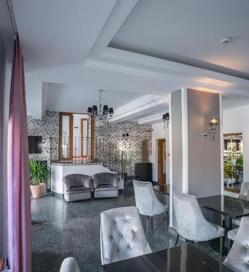 پانسیون Opus View