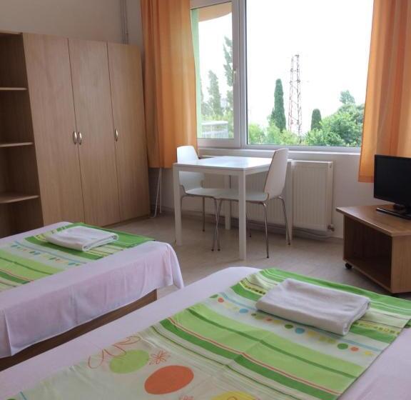 Общежитие Family Hotel Perla