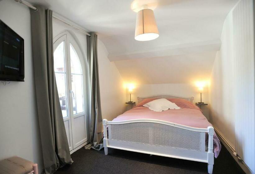 تختخواب و صبحانه Chambres D'hôtes La Petite Salamandre