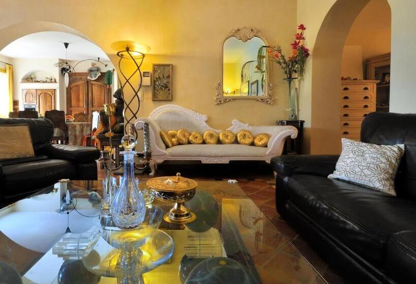 تختخواب و صبحانه Mas De La Montille