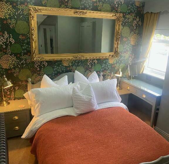 تختخواب و صبحانه Shelbourne House