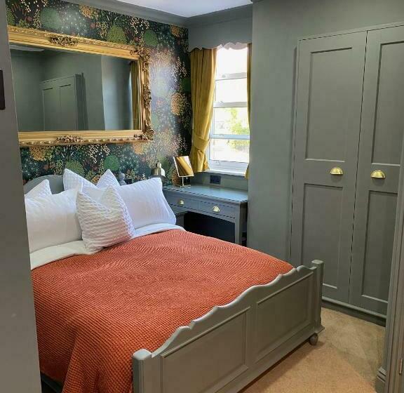 تختخواب و صبحانه Shelbourne House