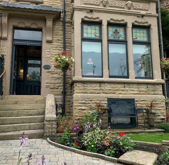 تختخواب و صبحانه Shelbourne House