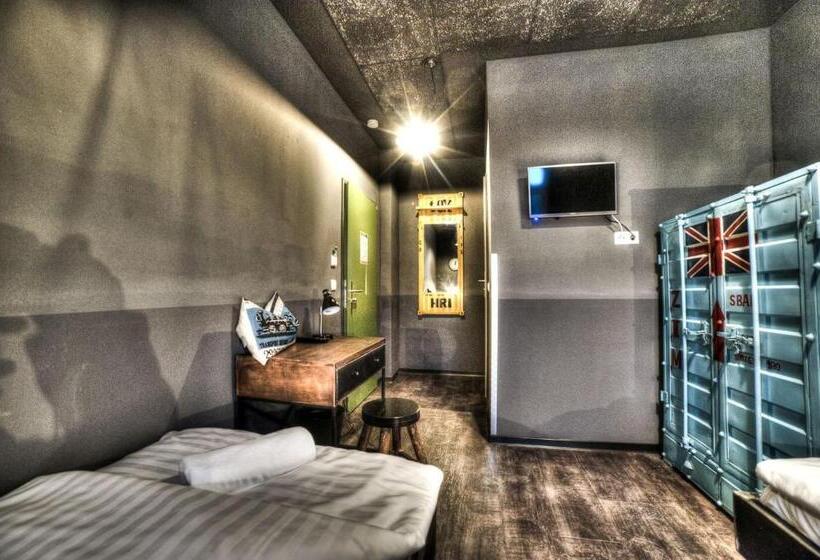 Hostel Am Bahnhof