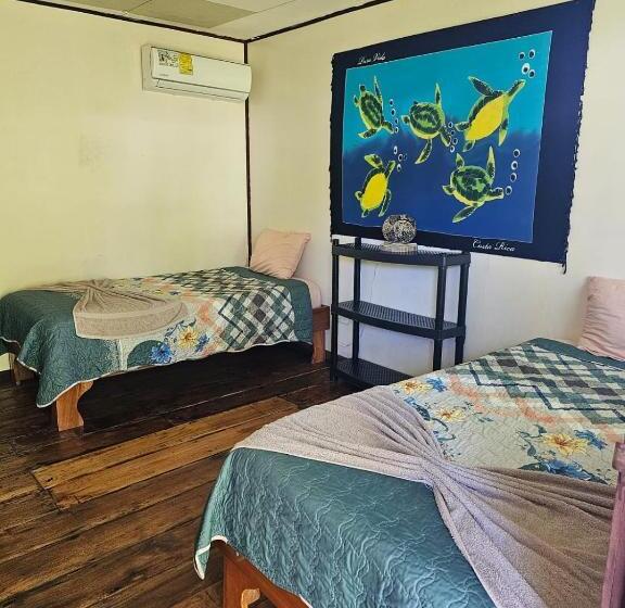 هتل Cabinas Tortuguero