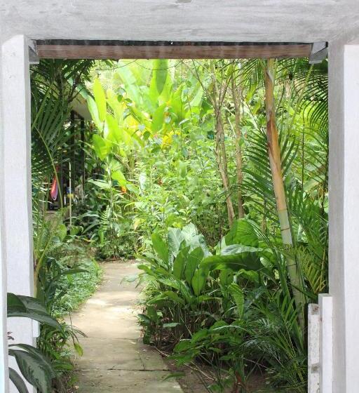 هتل Cabinas Tortuguero
