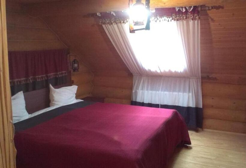 فندق Praha Wood House