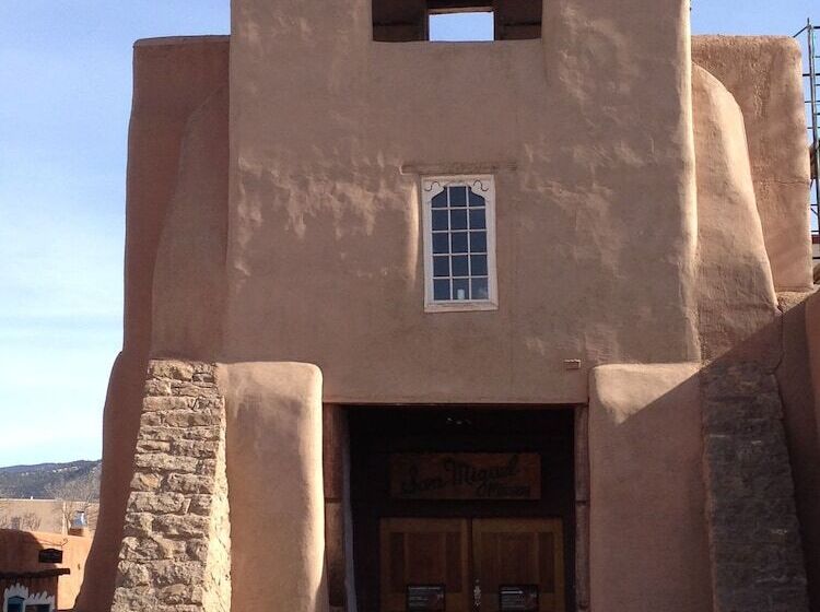 تختخواب و صبحانه Pueblo Bonito Santa Fe