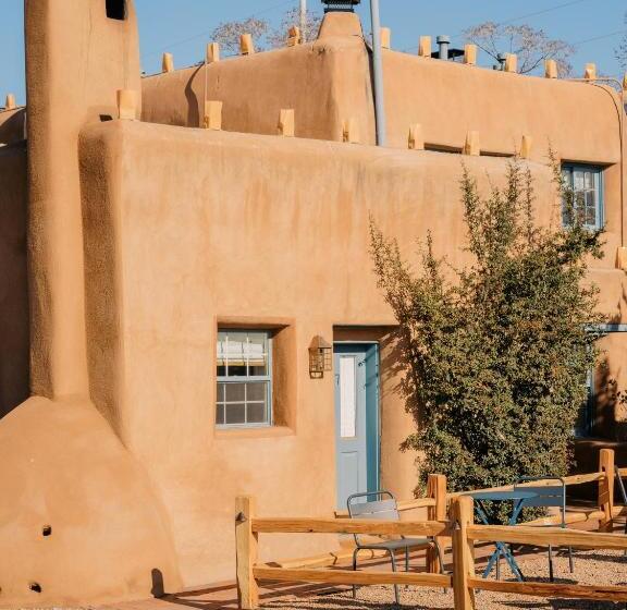 تختخواب و صبحانه Pueblo Bonito Santa Fe