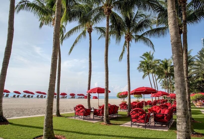 هتل Acqualina Resort And Residences