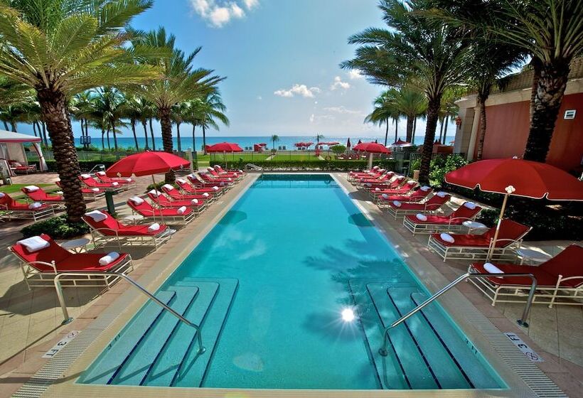 هتل Acqualina Resort And Spa