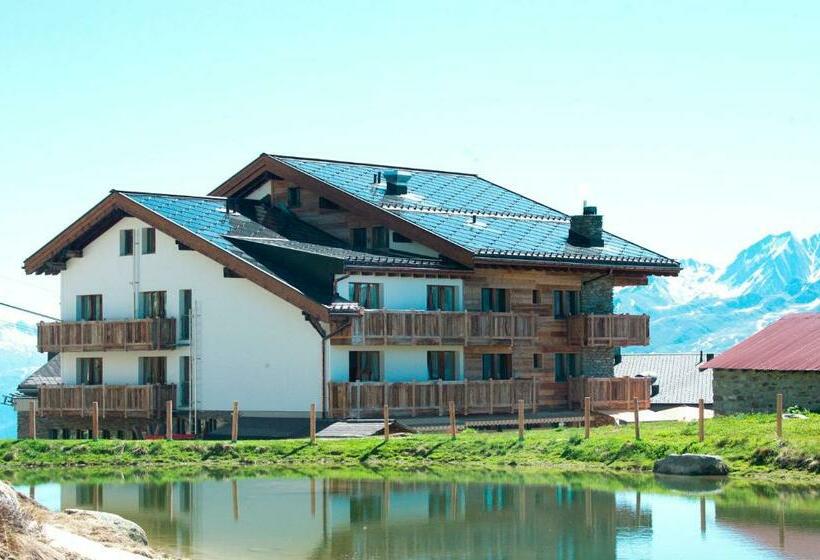 בית מלון כפרי Alpina