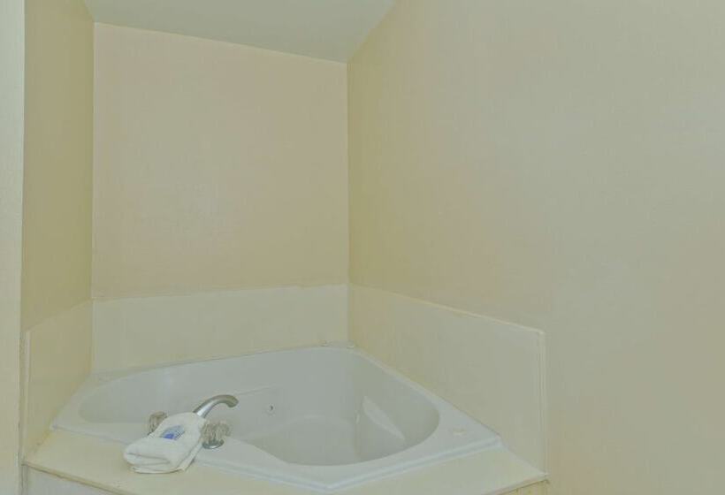 هتل Americas Best Value Inn & Suites Haltom City Ft. Worth