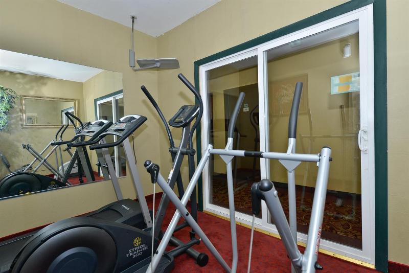 هتل Americas Best Value Inn & Suites Haltom City Ft. Worth