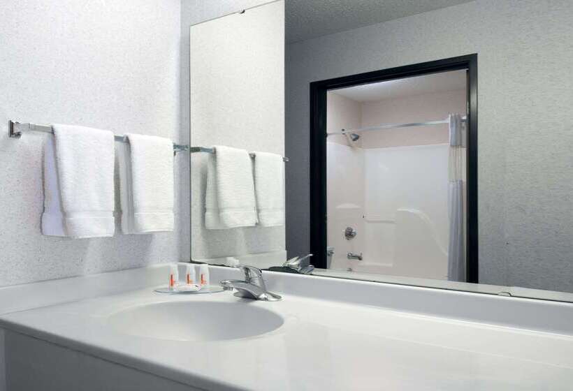 هتل Baymont By Wyndham Columbus/rickenbacker