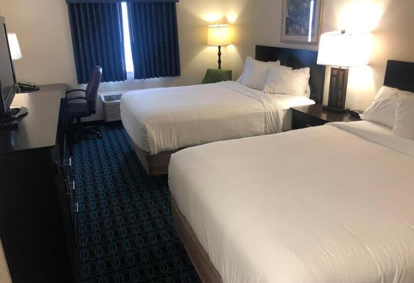 בית מלון כפרי Baymont By Wyndham Howell/brighton