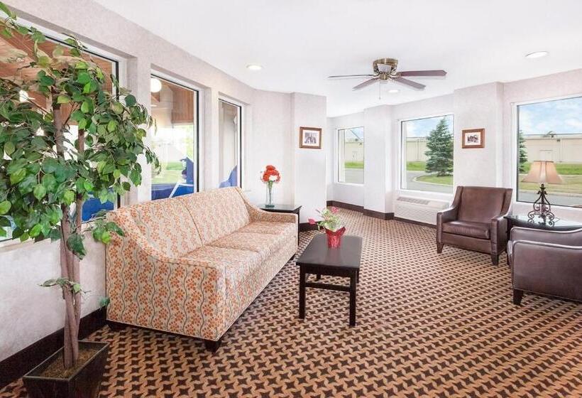 בית מלון כפרי Baymont By Wyndham Howell/brighton