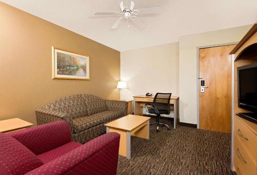 בית מלון כפרי Baymont By Wyndham Lawrenceburg