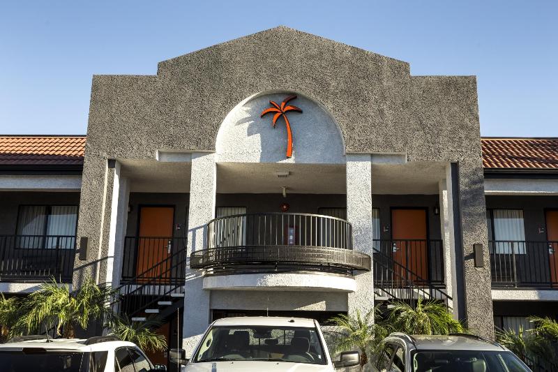 Canoga Hotel At Warner Center