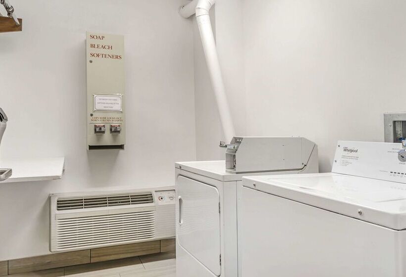 هتل Comfort Inn & Suites Louisville Airport Fair & Expo