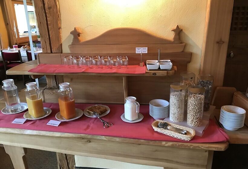 ホテル Danilo Savognin