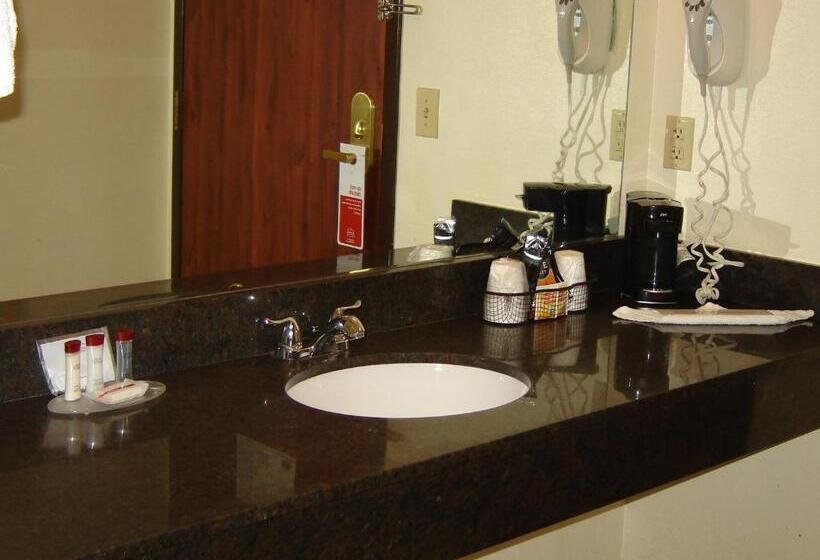 هتل Days Inn By Wyndham Phenix City Near Fort Moore