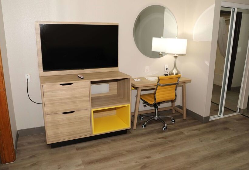 בית מלון כפרי Days Inn & Suites By Wyndham San Antonio North/stone Oak