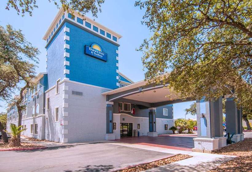 Hotel Days Inn By Wyndham Suites San Antonio North/stone Oak