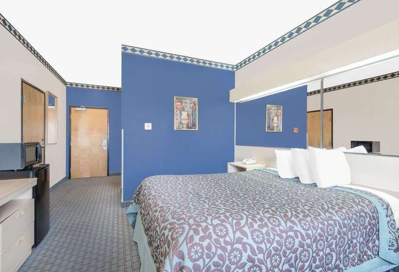 فندق Days Inn & Suites By Wyndham Hutchinson