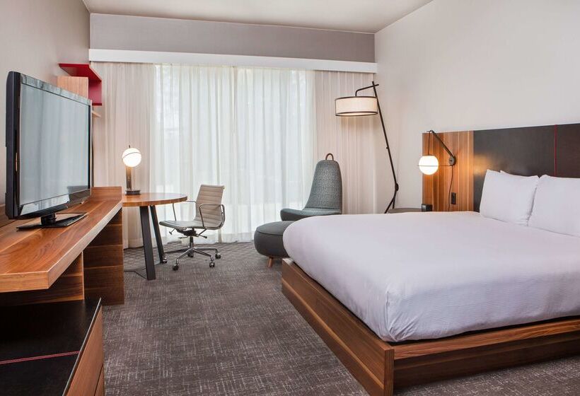 בית מלון כפרי Doubletree By Hilton Atlanta Windy Hill Ballpark