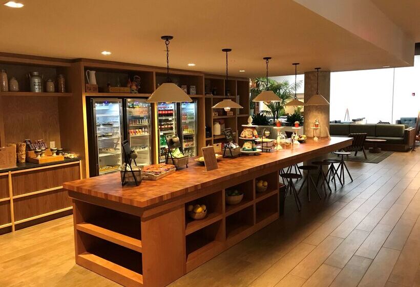 בית מלון כפרי Doubletree By Hilton Atlanta Windy Hill Ballpark