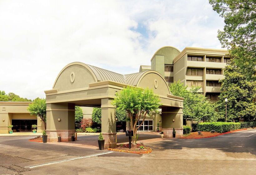 בית מלון כפרי Doubletree By Hilton Atlanta Windy Hill Ballpark