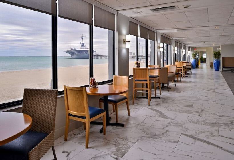 هتل Doubletree By Hilton Corpus Christi Beachfront