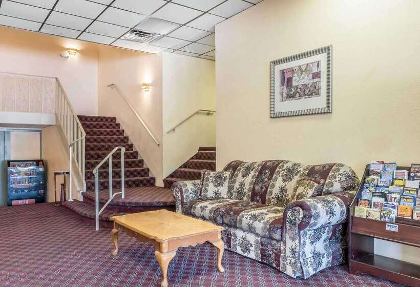 Hotel Econo Lodge Airport