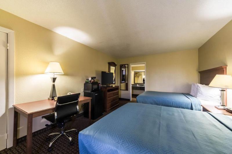 هتل Econo Lodge Kingsville