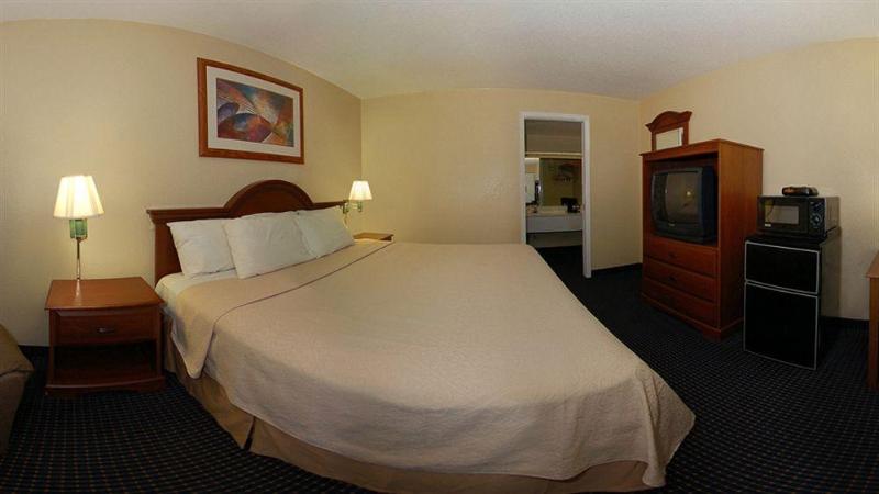هتل Econo Lodge Kingsville