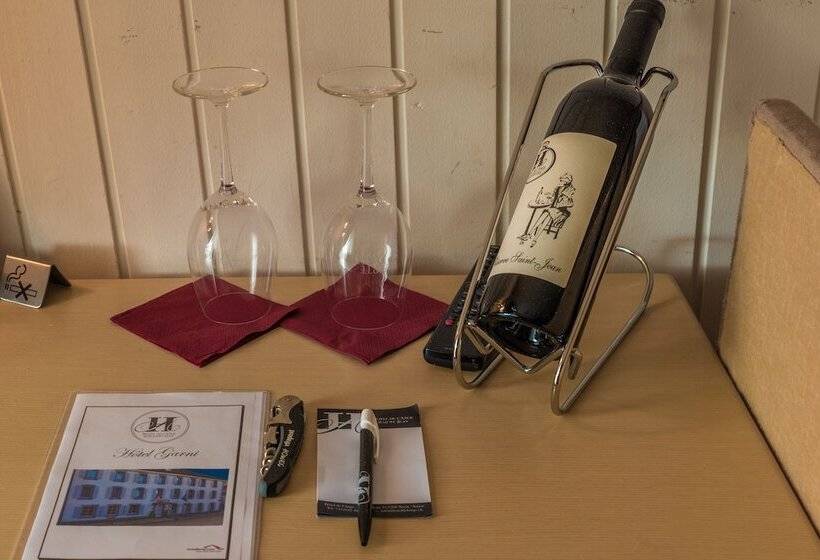 هتل Hôtel De L'ange