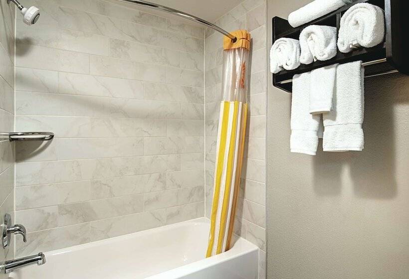Отель La Quinta Inn By Wyndham Livermore