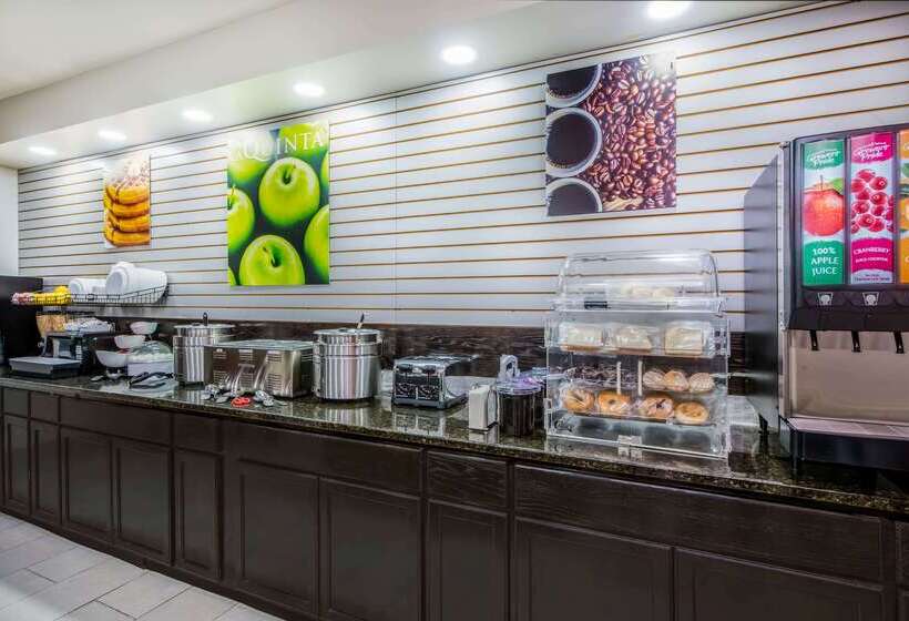 호텔 La Quinta Inn & Suites By Wyndham Fairborn Wright Patterson
