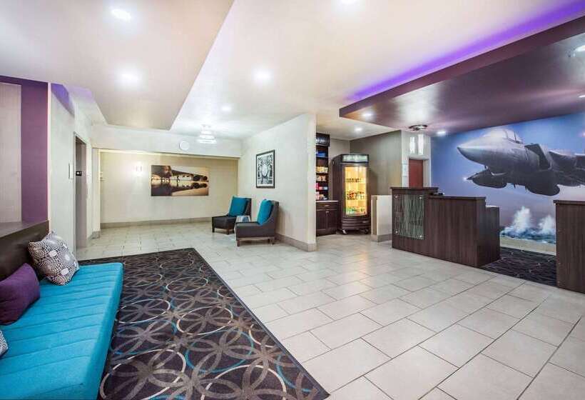 호텔 La Quinta Inn & Suites By Wyndham Fairborn Wright Patterson